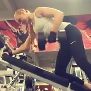 19 years old Fitness girl Ellyssa Dumbbell rows 60 lbs