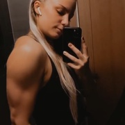 18 years old Fitness girl Julia Flexing triceps